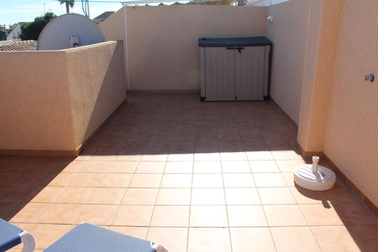 Bungalow With 2 Bedrooms And Roof Terrace In The Center Of La Zenia. Free Wifi. Ориуэла Экстерьер фото